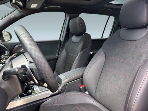 New 2026 Mercedes-Benz GLB 35 AMG 4MATIC image 19