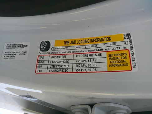 Used 2024 Chevrolet Silverado 2500 LT w/ Convenience Package image 37