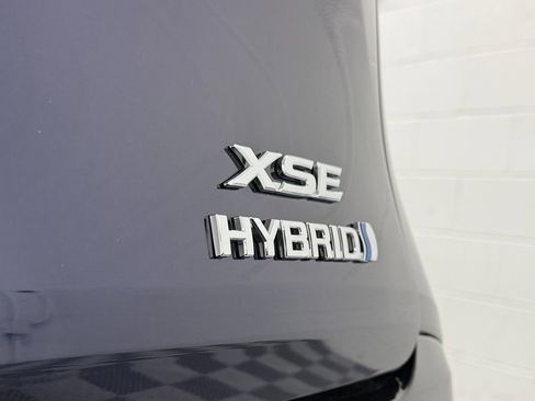 Used 2021 Toyota Sienna XSE image 9