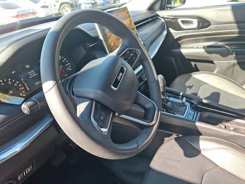 Certified 2023 Jeep Compass Limited image 25