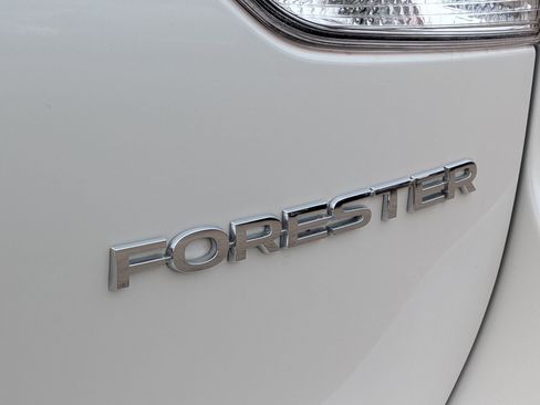 Used 2022 Subaru Forester Base image 28