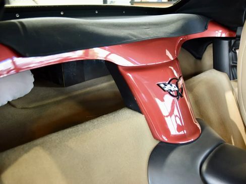 Used 2004 Chevrolet Corvette Convertible w/ Preferred Equipment Group RWD image 22