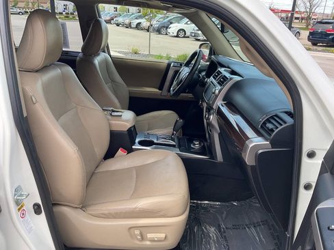 Used 2014 Toyota 4Runner Limited AWD/4WD image 43