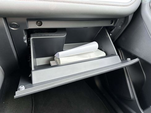 Used 2025 Ford Explorer Active image 29