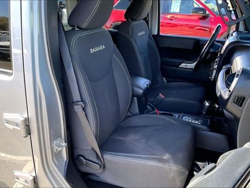 Used 2018 Jeep Wrangler Unlimited Sahara AWD/4WD image 6