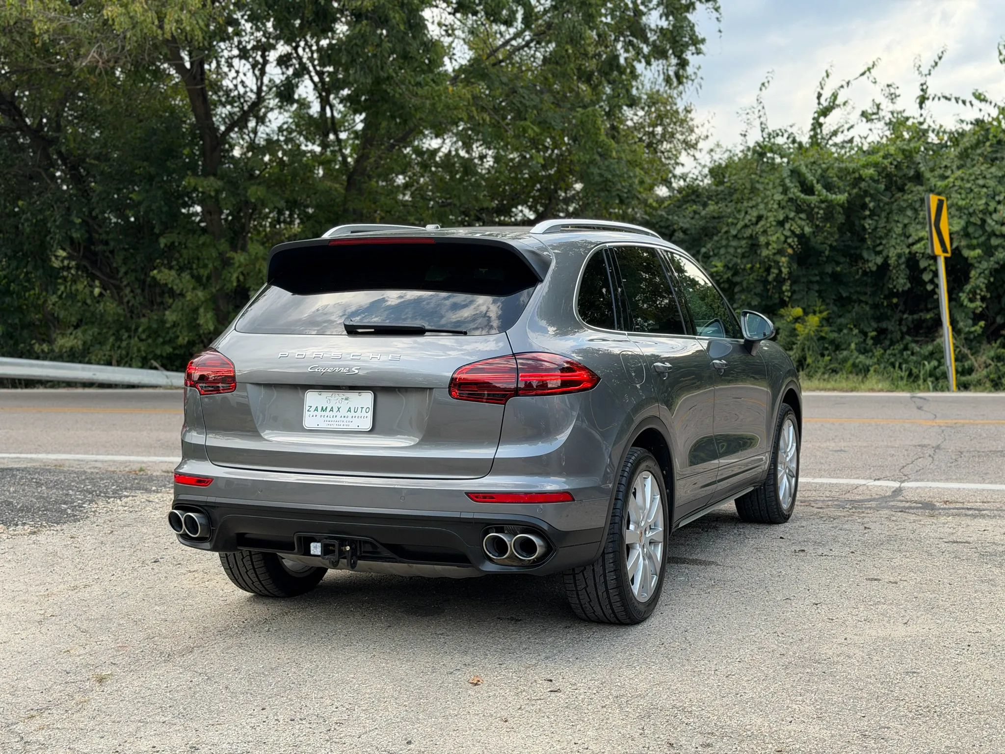 Used 2016 Porsche Cayenne S AWD/4WD image 11