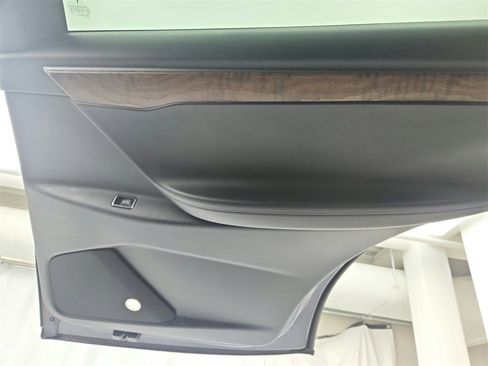 Used 2020 Tesla Model X Long Range image 23