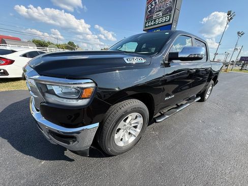 Used 2024 RAM 1500 Laramie AWD/4WD image 8