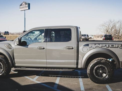 Used 2018 Ford F150 Raptor w/ Equipment Group 802A Luxury image 7