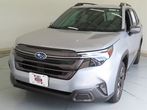 Used 2026 Subaru Forester Limited AWD/4WD image 8