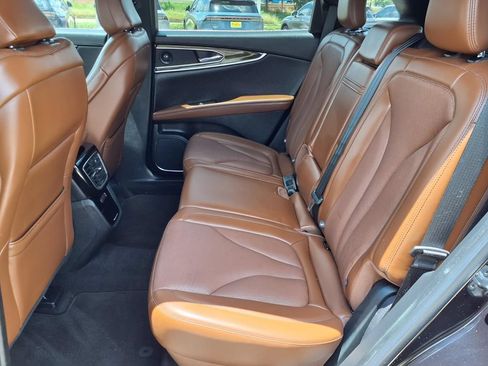 Used 2022 Lincoln Nautilus Reserve w/ Luxury Package FWD image 24