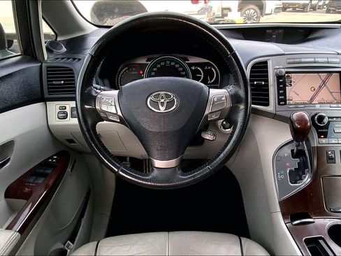Used 2010 Toyota Venza image 5