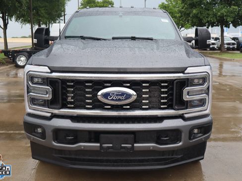 Used 2025 Ford F350 Platinum AWD/4WD image 9