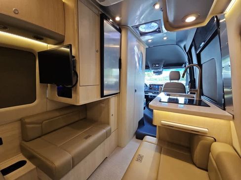 Used 2023 Mercedes-Benz Sprinter 2500 image 26