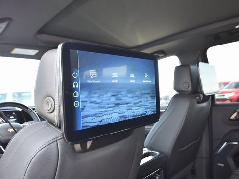 New 2026 Chevrolet Suburban High Country image 13