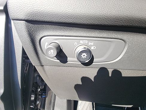 Used 2023 Buick Envision Essence w/ Sport Touring Package image 20