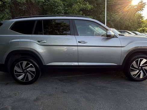 Used 2024 Volkswagen Atlas SE AWD/4WD image 19