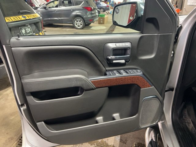 Used 2018 GMC Sierra 1500 SLT w/ SLT Preferred Package AWD/4WD image 19