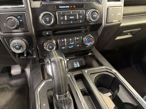 Used 2016 Ford F150 XLT w/ Equipment Group 302A Luxury image 19