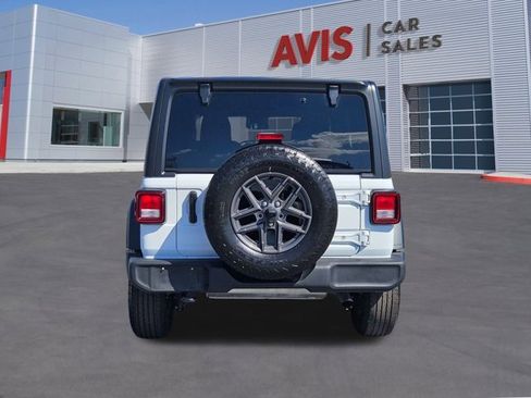 Used 2025 Jeep Wrangler Sport S image 7