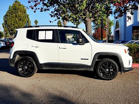 Certified 2022 Jeep Renegade Latitude image 7