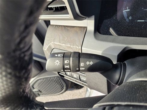 Used 2024 Toyota Tacoma Limited image 31