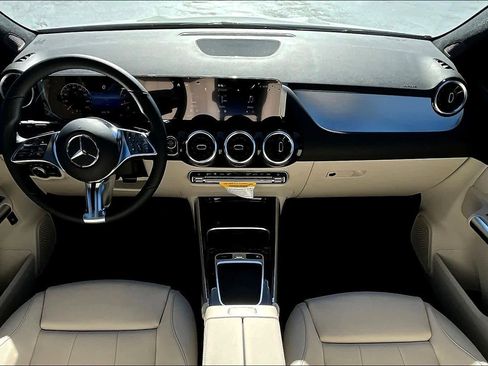 Used 2026 Mercedes-Benz GLA 250 image 14