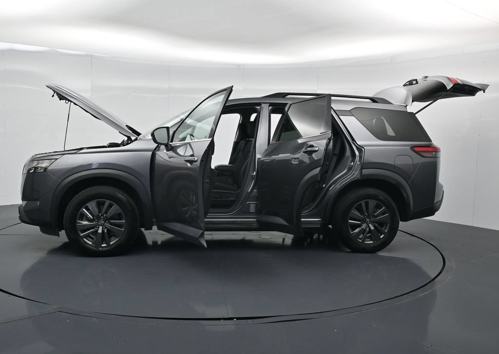 Used 2024 Nissan Pathfinder SV FWD image 19