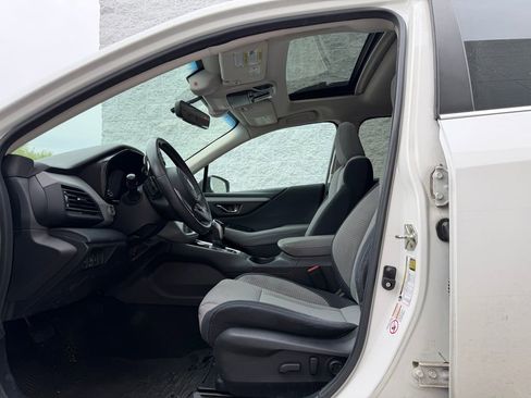 Used 2020 Subaru Outback Premium image 5