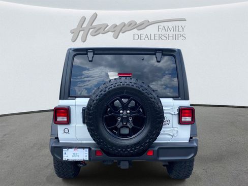 Used 2025 Jeep Wrangler Unlimited Sport AWD/4WD image 4