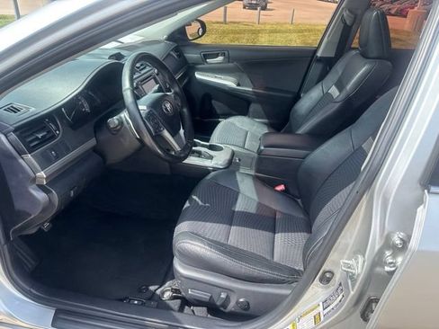 Used 2012 Toyota Camry SE FWD image 18