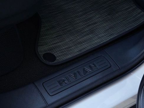 Used 2023 Rivian R1T Adventure image 21