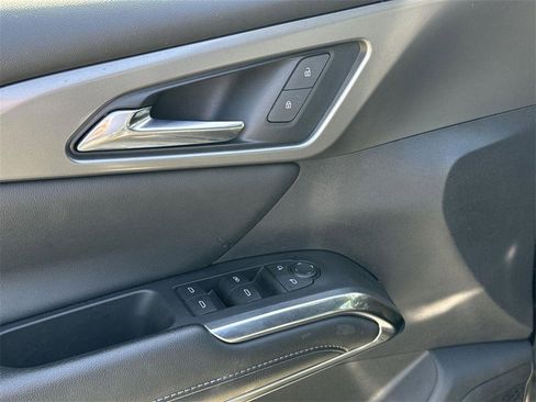 Used 2024 Chevrolet Traverse LT image 19