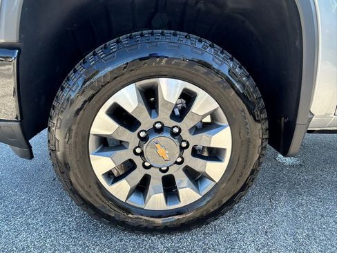 Used 2025 Chevrolet Silverado 2500 Custom w/ Custom Convenience Package image 10