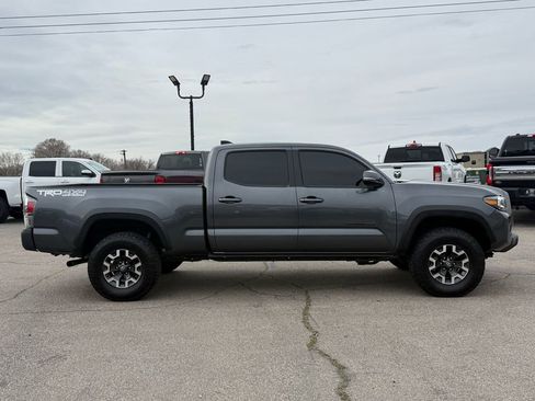 Used 2022 Toyota Tacoma TRD Off-Road image 5