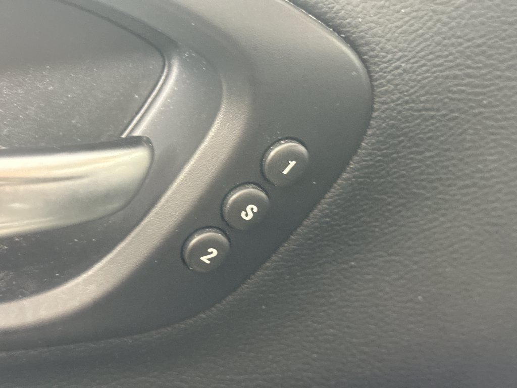 Used 2019 Jeep Cherokee Limited AWD/4WD image 23