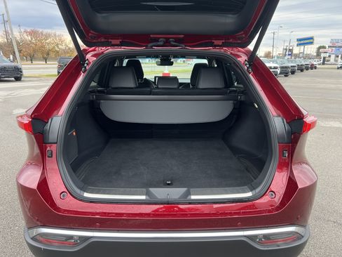 Certified 2024 Toyota Venza XLE image 21