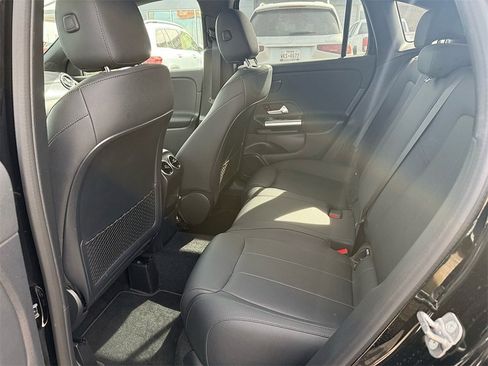 Used 2025 Mercedes-Benz GLA 250 image 8