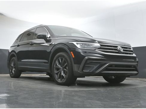 Used 2022 Volkswagen Tiguan SE image 28