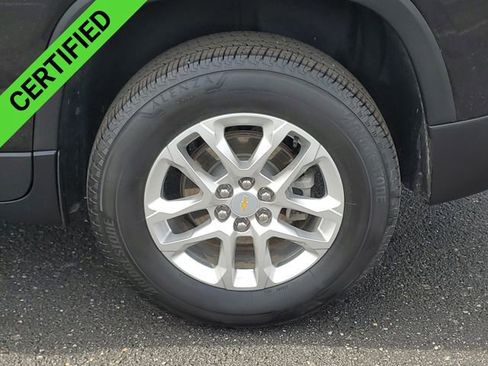 Used 2023 Chevrolet Traverse LS w/ LPO, Floor Liner Package AWD/4WD image 32