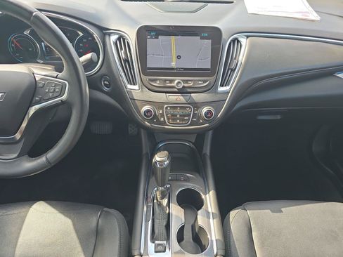 Used 2018 Chevrolet Malibu Hybrid w/ Leather Package FWD image 11