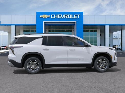 New 2026 Chevrolet Traverse LT w/ Driver Confidence Package FWD image 5