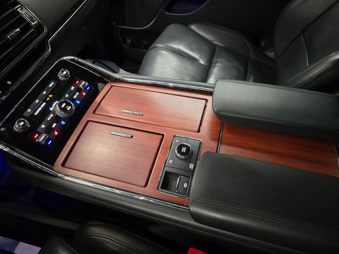 Used 2023 Lincoln Navigator L Reserve AWD/4WD image 27