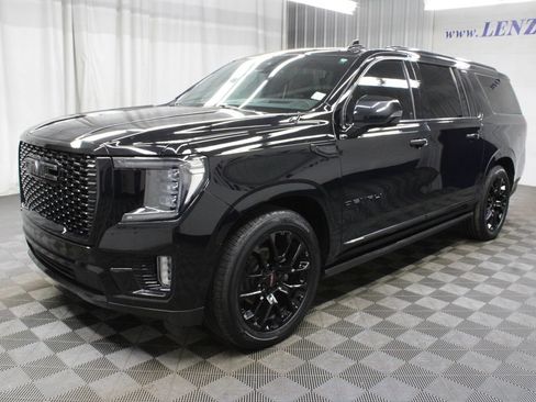 Used 2023 GMC Yukon XL Denali w/ Denali Reserve Package AWD/4WD image 9