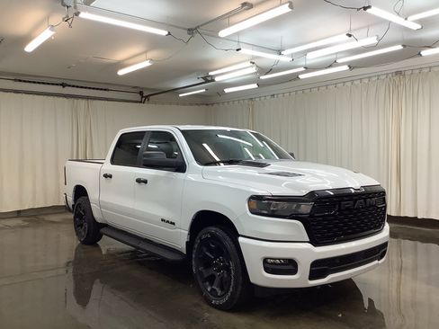 New 2026 RAM 1500 Express AWD/4WD image 3
