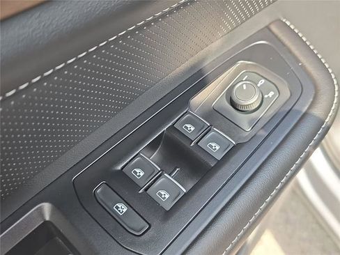 Used 2026 Volkswagen Atlas SE FWD image 17