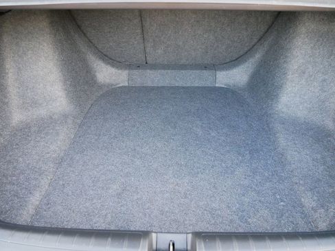 Used 2018 Honda Accord EX image 12