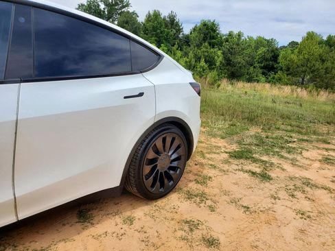 Used 2022 Tesla Model Y Performance AWD/4WD image 7