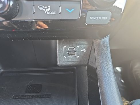 Certified 2022 Jeep Compass Limited w/ (RED) Package image 30