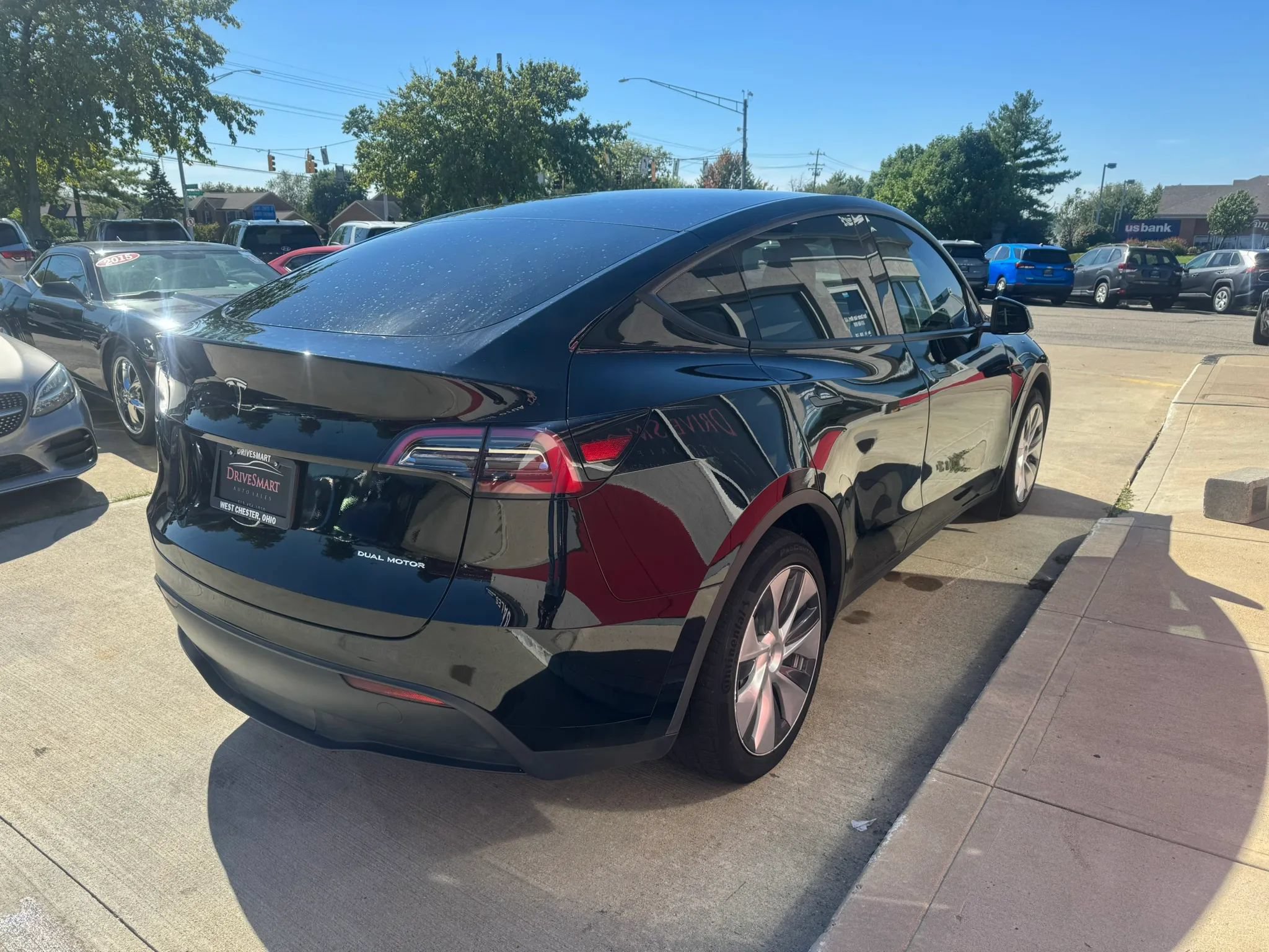 Used 2023 Tesla Model Y Long Range AWD/4WD image 4